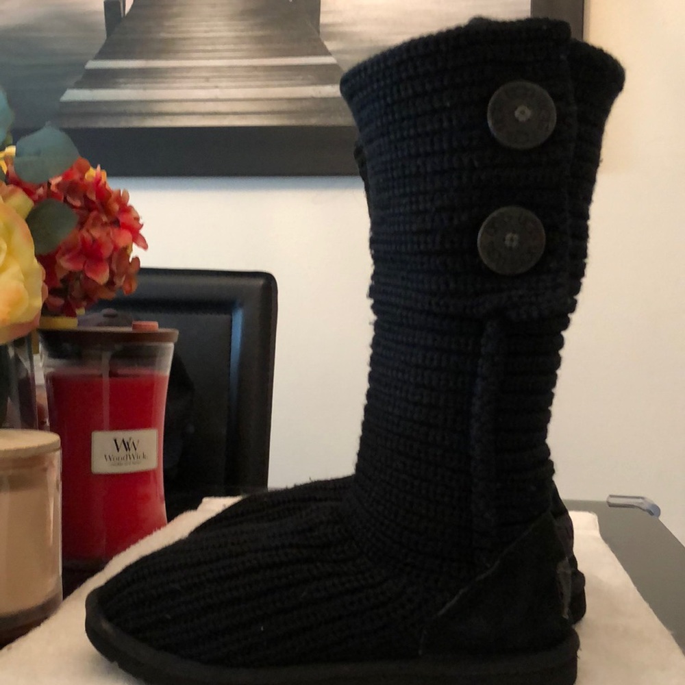UGG CARDY BUTTON II  WINTER BOOTS WOMENS-GIRLS (TEENS) SIZE 4